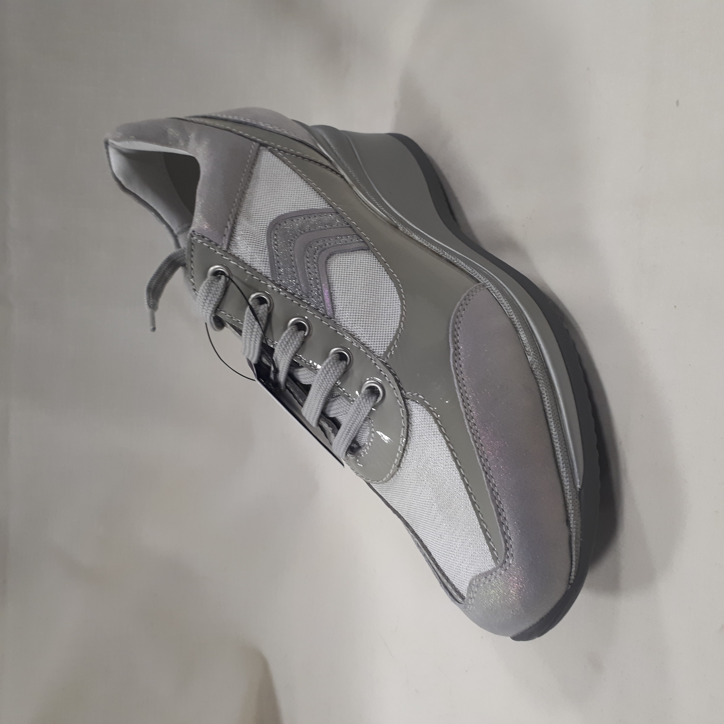Baskets femme, Geox Respira, à talons, Réf. D ANETA GOAT SUEDE, Pointure 41 Comme neuf -  reconditionné disponible sur Label Emmaüs
